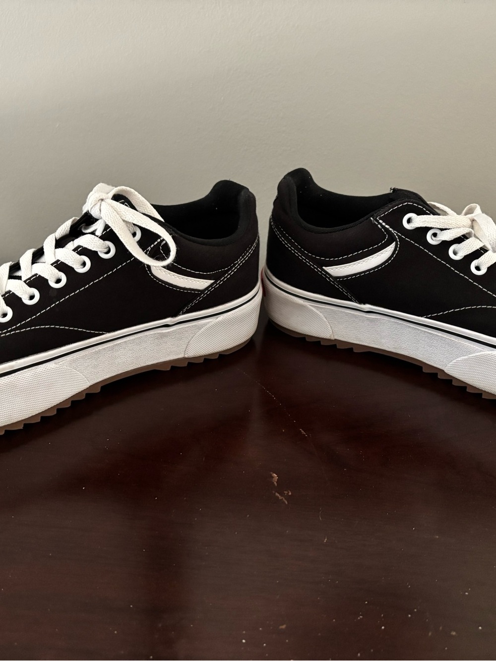 Vans women’s Black Platform Canvas Lace-Up Sneakers 9 - Picture 6 of 7